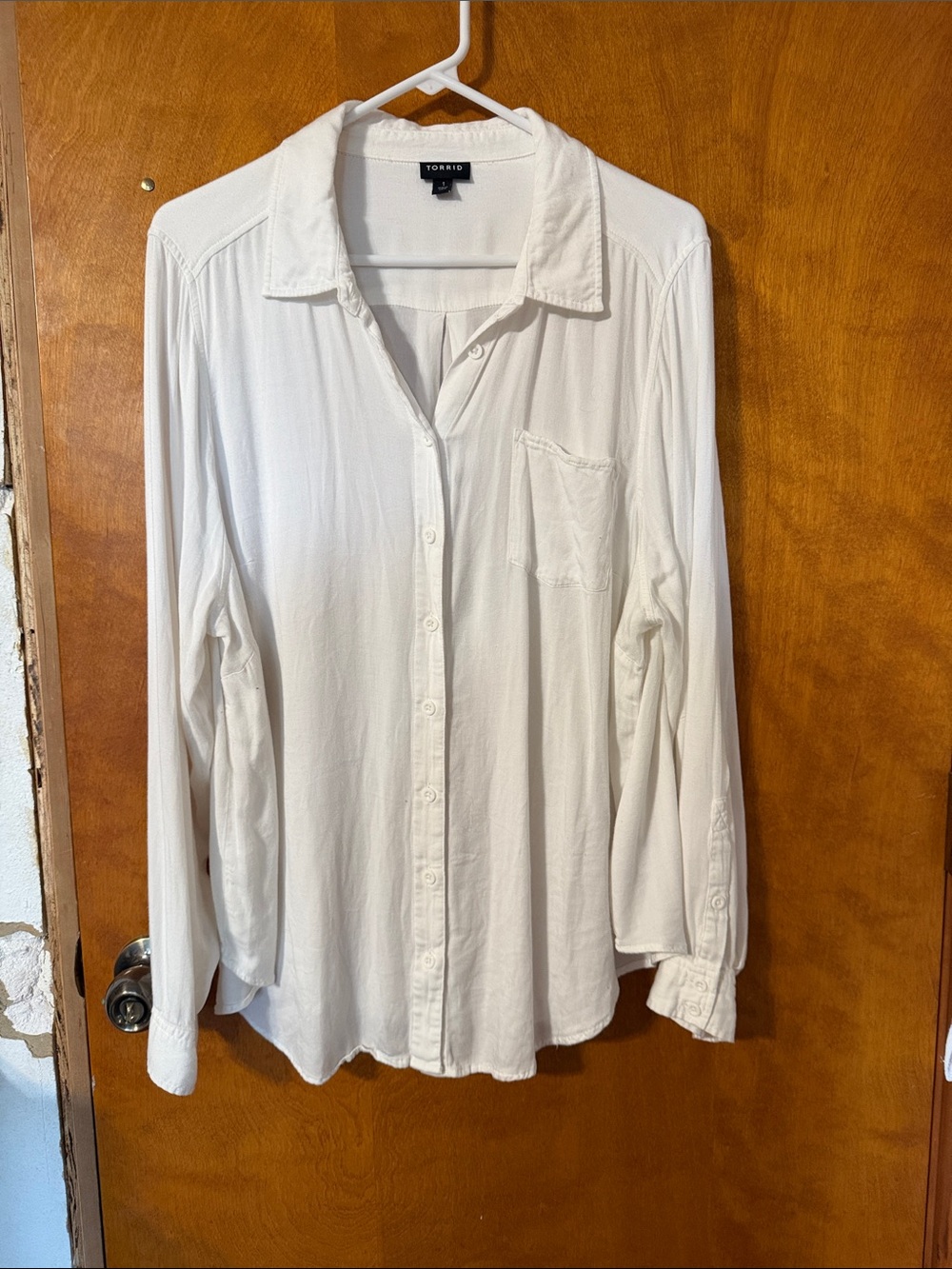 torrid White Button-Front Long Sleeve Blouse